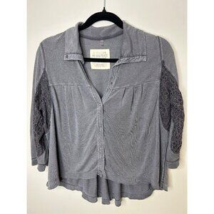 We the free boho grey button high low top lace detail women’s sz XS
